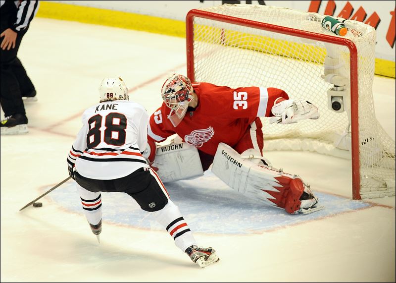 [Image: Blackhawks-Red-Wings-Hockey.jpg]