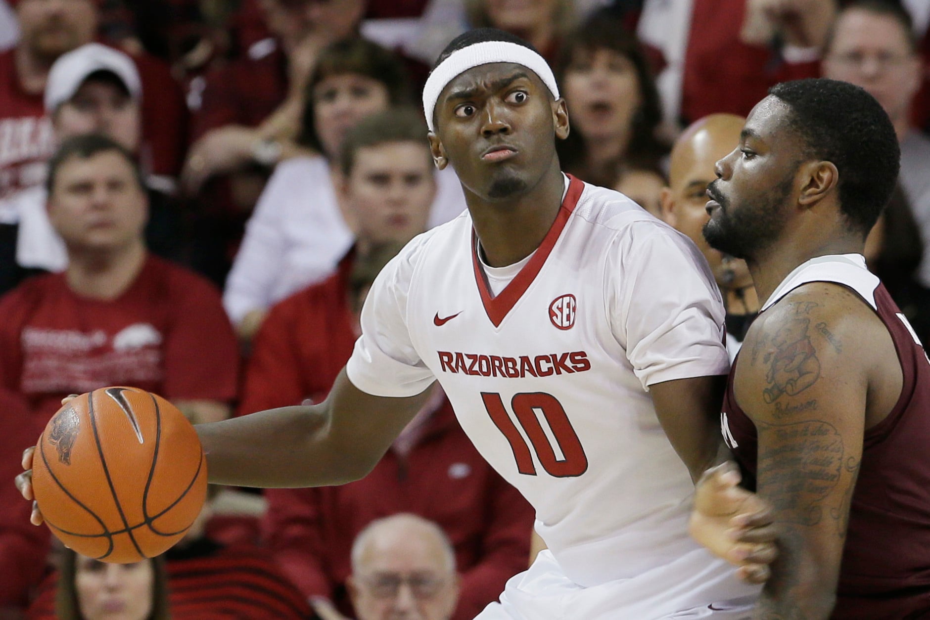 Texas-A-M-Arkansas-Basketball-1880x1254.