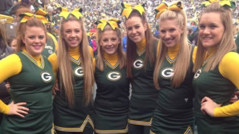 Green Bay Packers Cheerleader is Actually a Bears fan