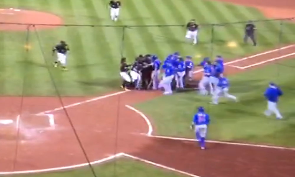 Benches Clear During Cubs vs. Pirates Game