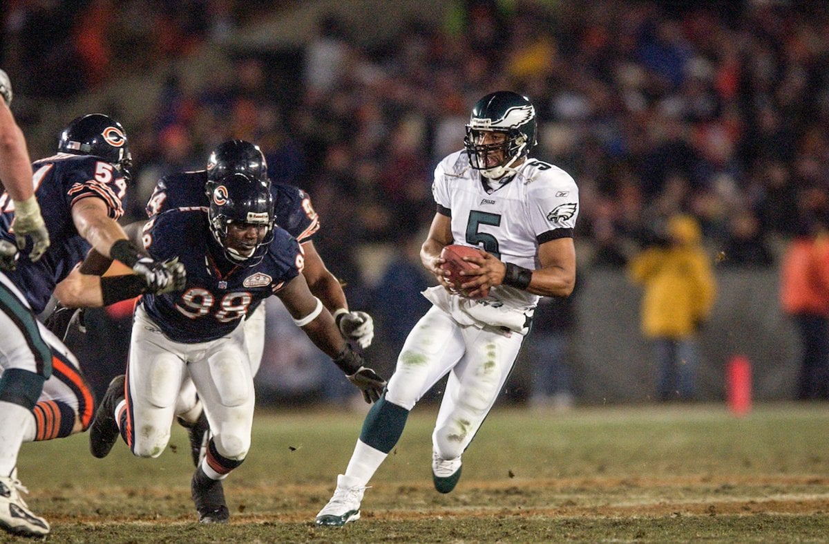 19 Jan 2002: Donovan McNabb of the Philadelphia Eagles during the Eagles  33-19 victory over the Chicago Bears in an NFC Divisional Playoff game at  Soldier Field in Chicago, Illinois. (Icon Sportswire