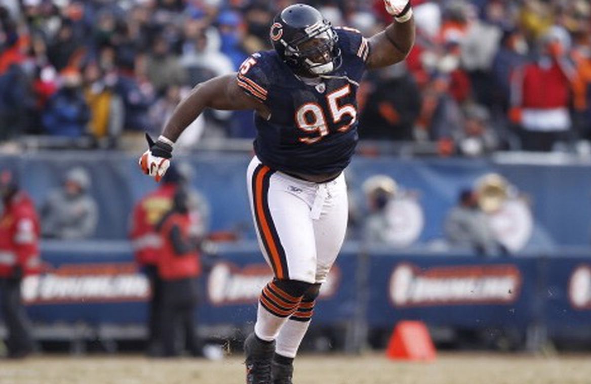 Chicago Bears defensive tackle Anthony Adams (95) heads to the