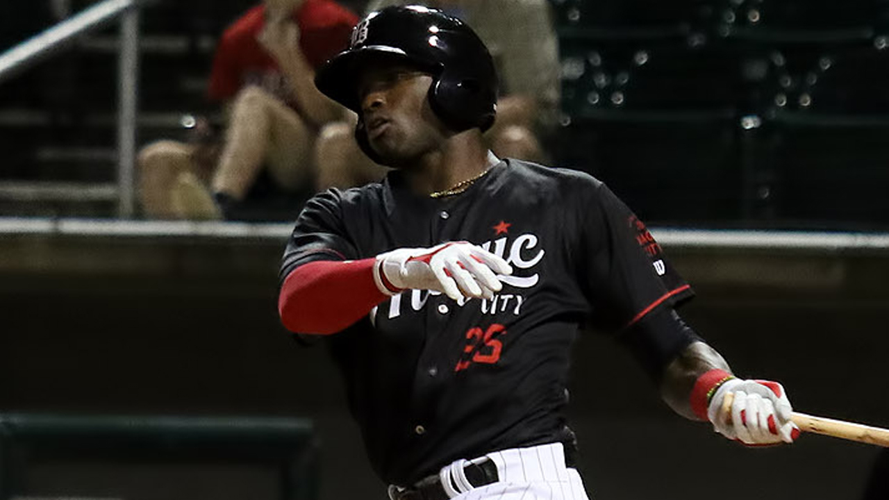 X 上的Jesse Sanchez：「Cuban OF Luis Robert, 19, might be the most fascinating  and talented player on the int'l market. Learn more about him on @mlb &  @LasMayores.  / X
