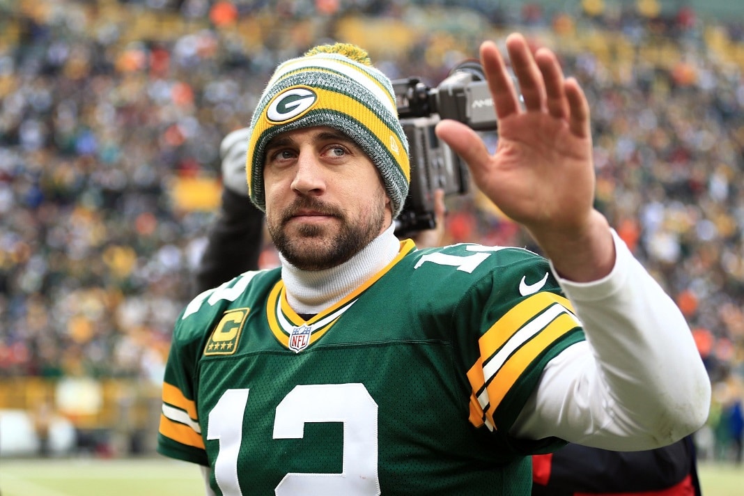 Rodgers Throws 4 TD Passes, Packers Defeat Bears 45-30, Chicago News