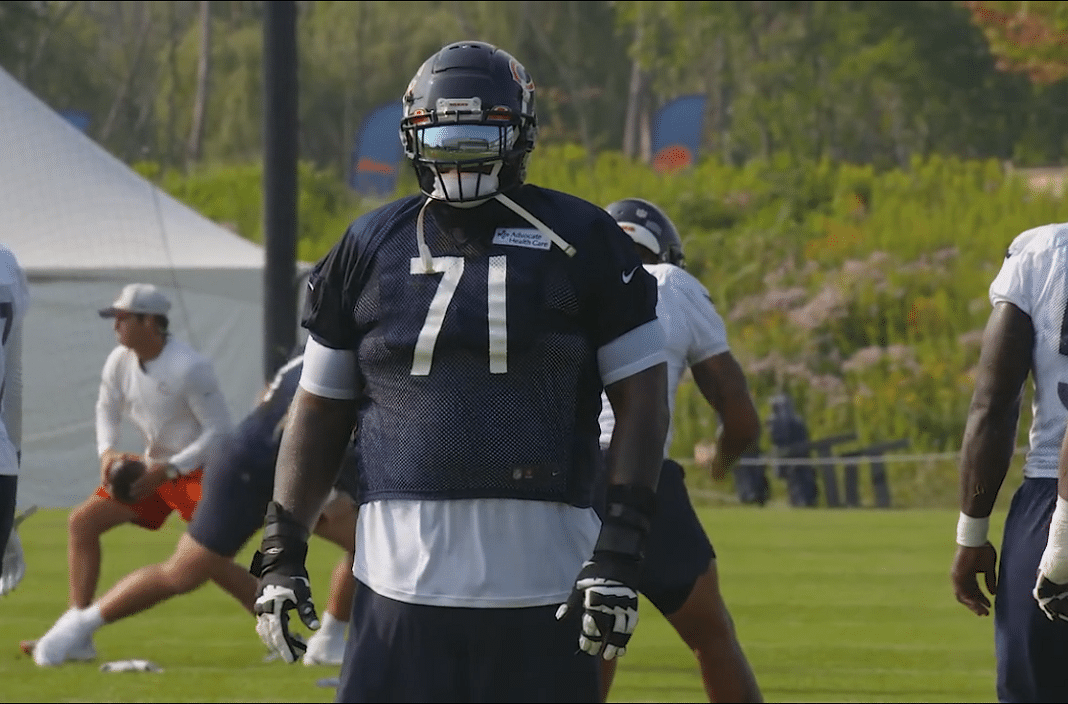 Chicago Bears offensive tackle Jason Peters (71) during an NFL