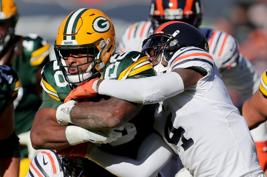 Photo: Packers wide receiver Davante Adams is defended by Bears Eddie  Jackson in Chicago - CHI2017111208 