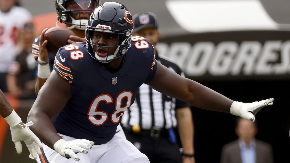 Bears OL James Daniels Projected to Ink $50 M Extension