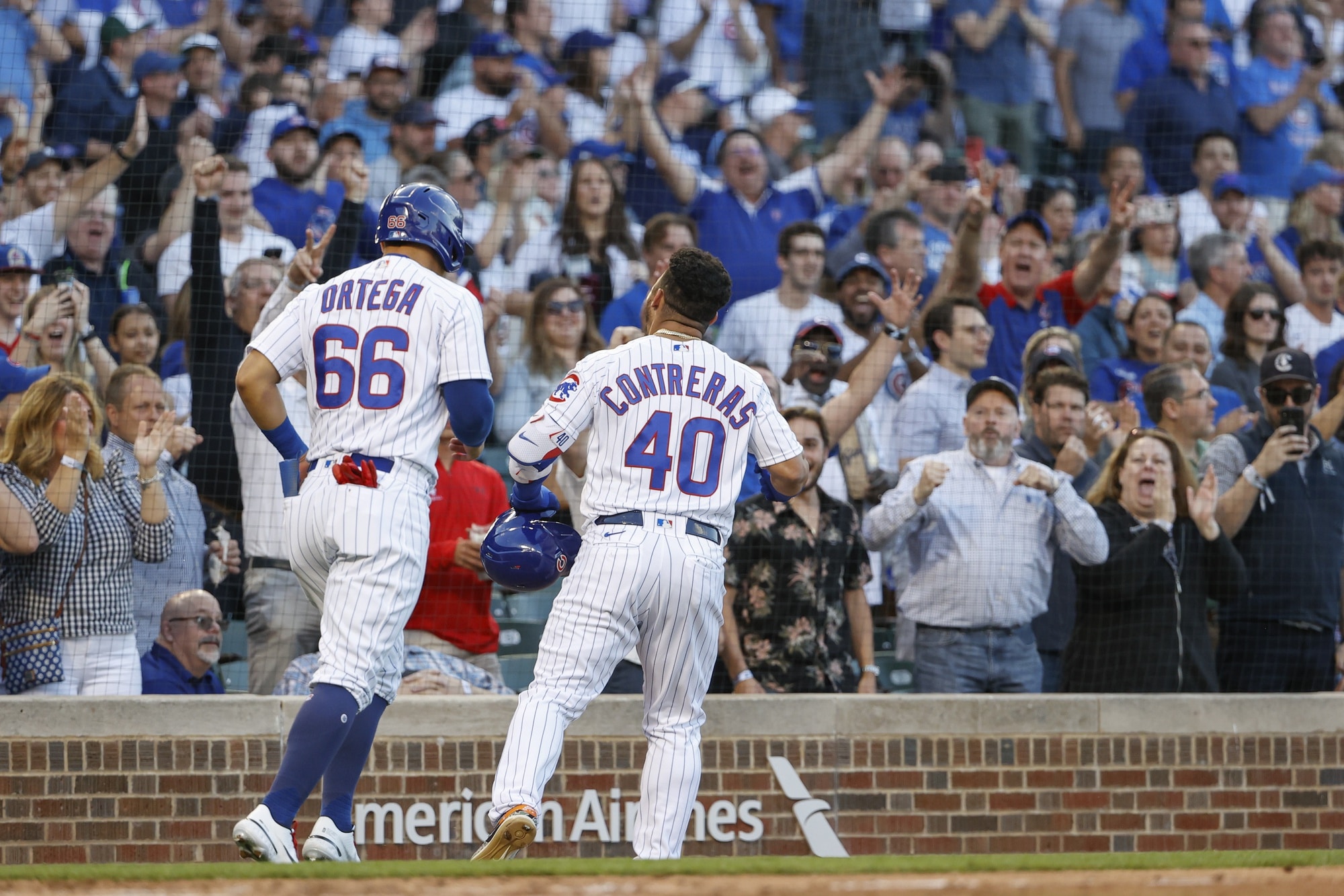 Willson Contreras hits 100th home run in Chicago Cubs win