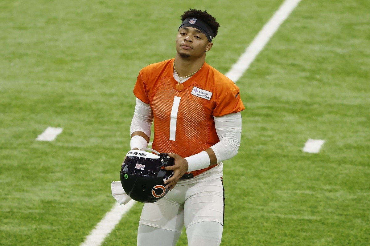 Bears: Jay Cutler weighs in on the decision to start/sit Justin Fields