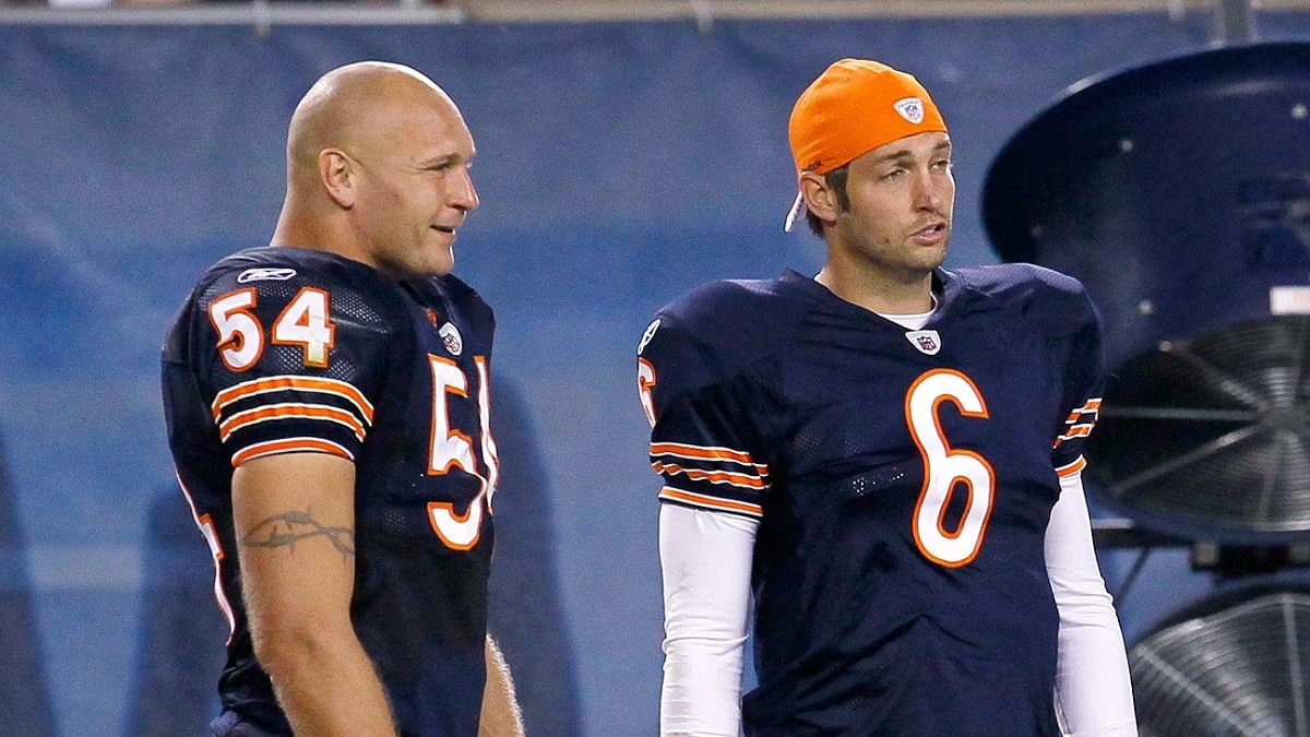 Chicago Bears linebacker Brian Urlacher (54) and quarterback Jay