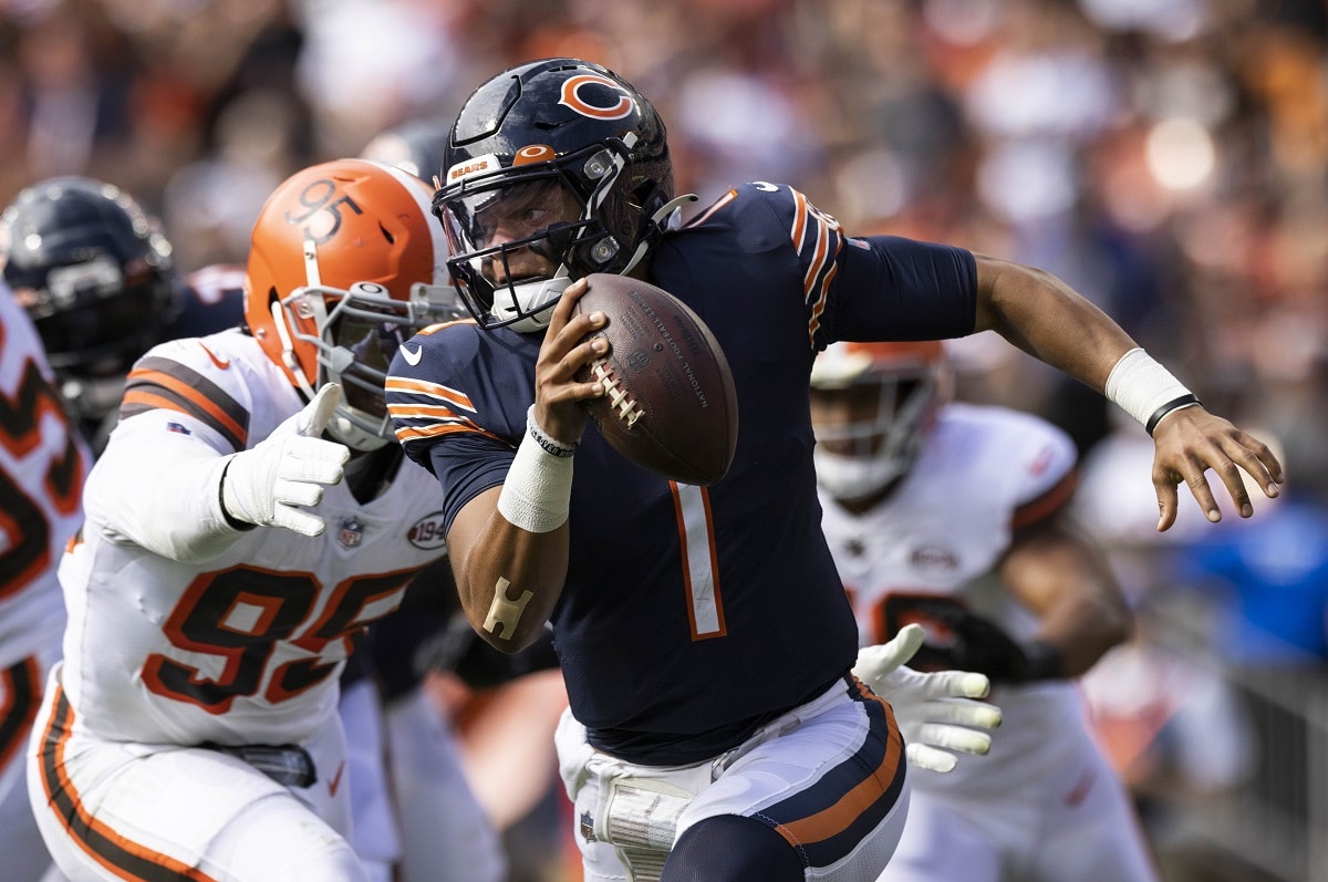 Chicago Bears game today: Ready or not, QB Justin Fields started against  Cleveland Browns - ABC7 Chicago