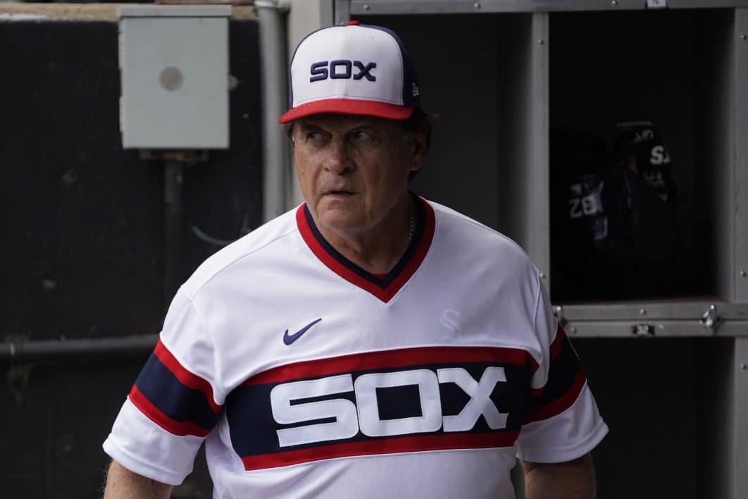 White Sox manager La Russa misses game, going for further medical