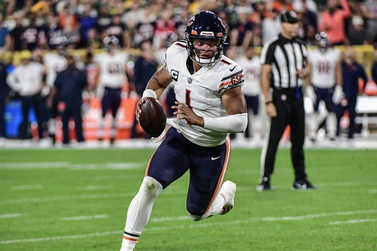 Bears OC Luke G  on Justin Fields' league-worst start: 'I don't think  he's had a rough month'