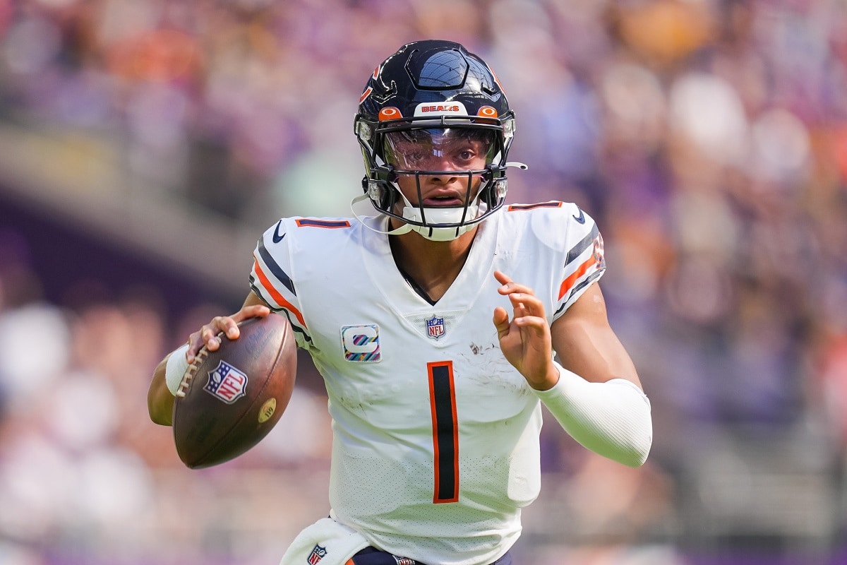 Justin Fields' growing comfort level shows in Bears defeat - The San Diego  Union-Tribune