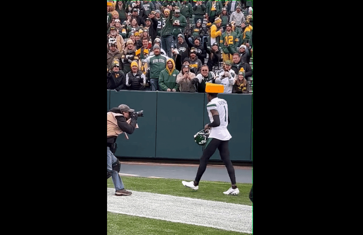 New York Jets rookie Sauce Gardner taunts Green Bay Packers fans