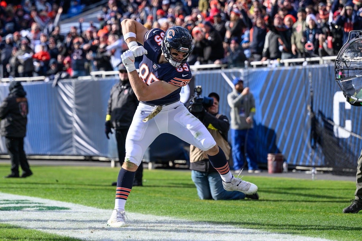 Bears' Cole Kmet learning from Greg Olsen, Travis Kelce at TEU