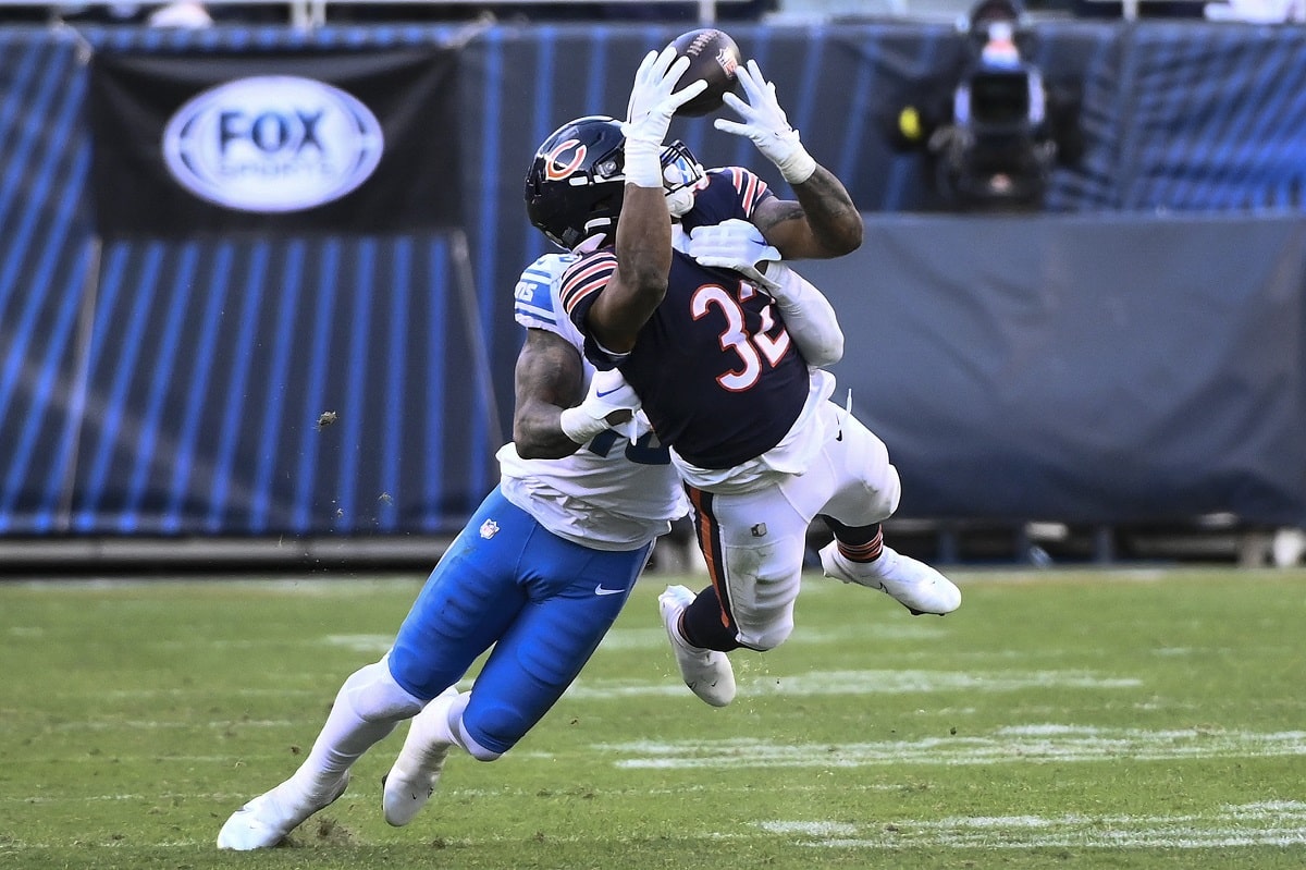 November 13, 2022: Chicago Bears #33 Jaylon Johnson tackles Lions