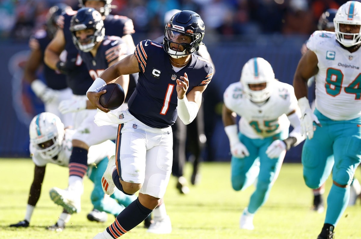 Part of Justin Fields' gear from Dolphins' game is headed to the Pro  Football Hall of Fame