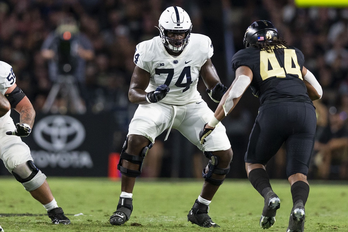 Chicago Bears defensive end Yannick Ngakoue (91) looks on from the  sidelines during the first half of an NFL preseason football game,  Saturday, Aug. 26, 2023, in Chicago. (AP Photo/Kamil Krzaczynski Stock