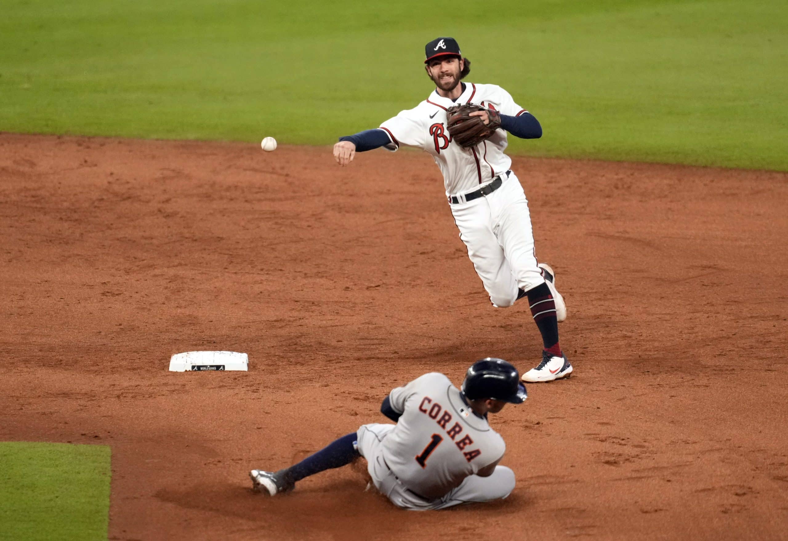 Starters Chris Bassitt, Taijuan Walker on Cubs' Radar as Active