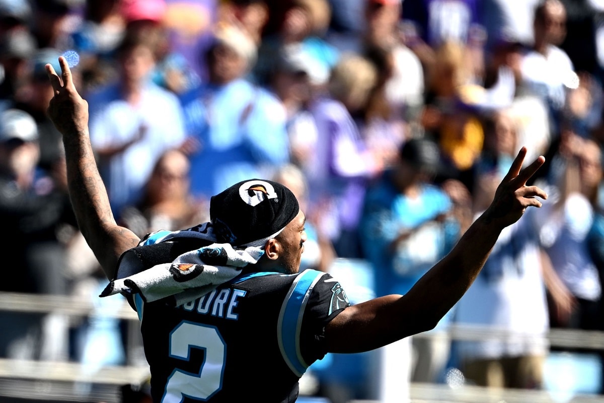 Panthers, WR DJ Moore agree to extension