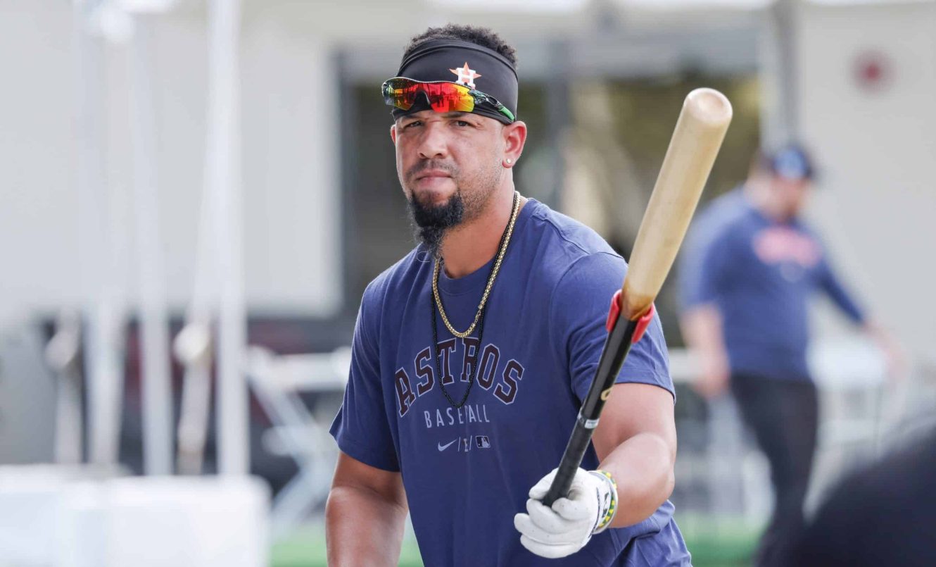 Steve Greenberg on X: Jose Abreu on life with the Astros and leaving the  White Sox, who 'weren't a real family' in 2022    / X
