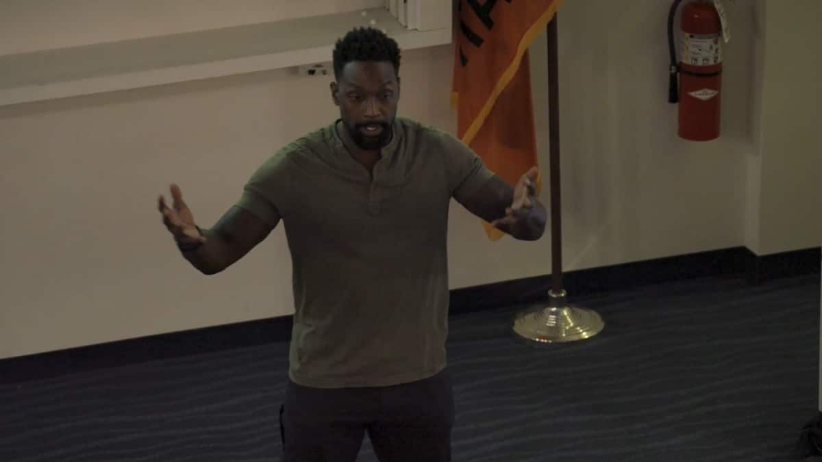 Charles Tillman delivers passionate speech to Chicago Bears rookies