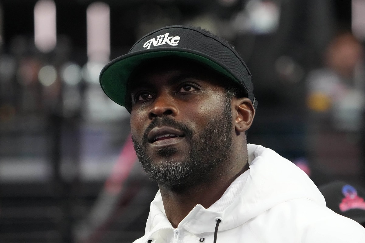 Michael Vick is sold on Justin Fields' potential: 'You should be looking to  build around him' - Marquee Sports Network