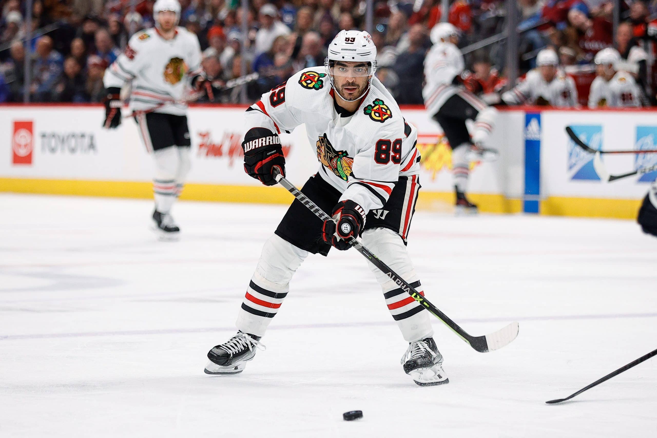 Blackhawks Extend Familiar Face Amid Changing Forward Lines