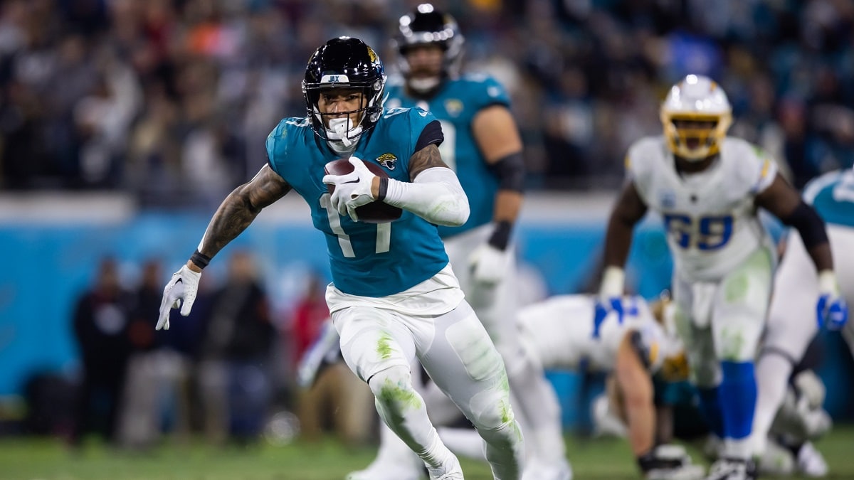 Evan Engram and the Jacksonville Jaguars agree to a 3-year, $41.25