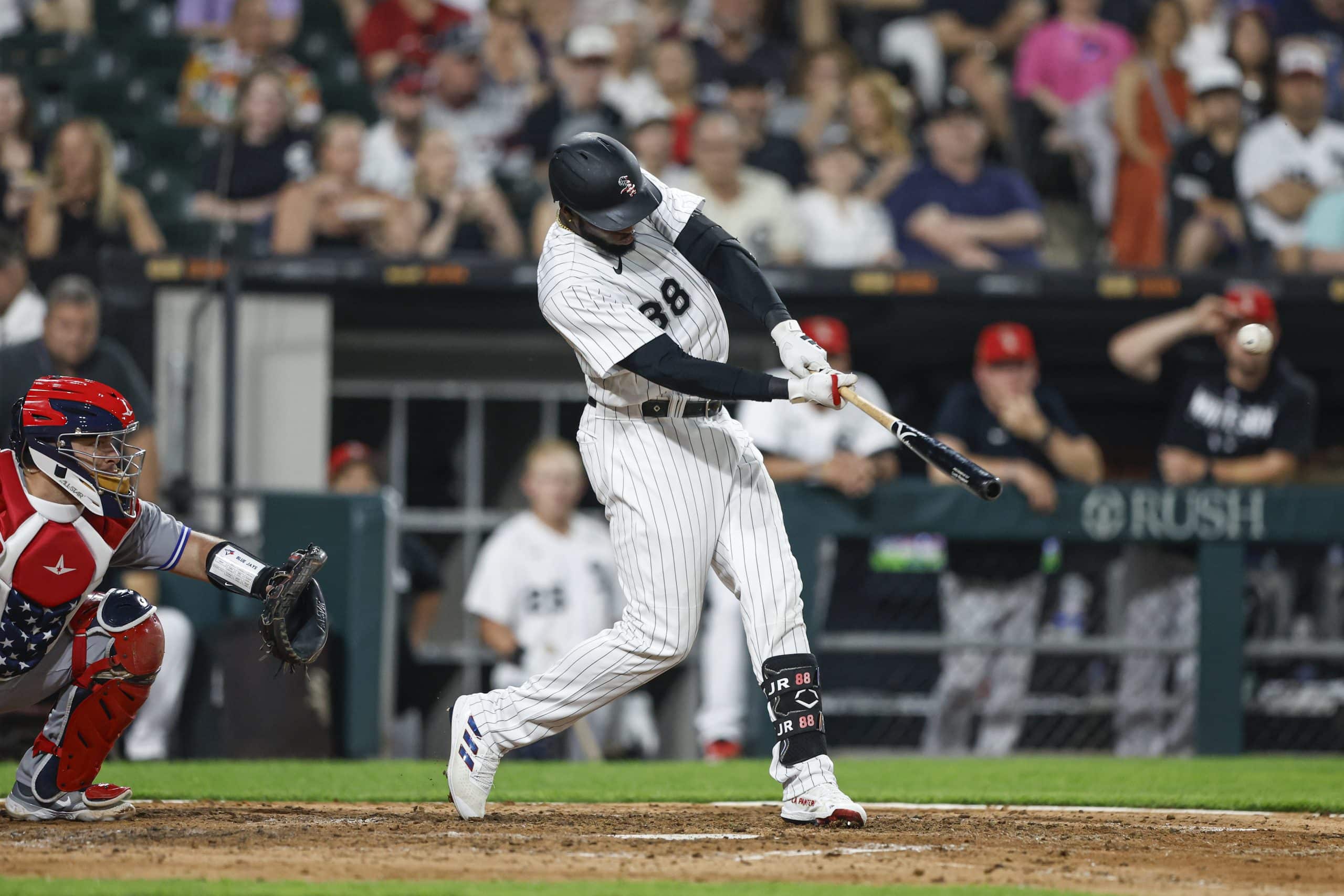 Luis Robert Jr., White Sox blast Braves