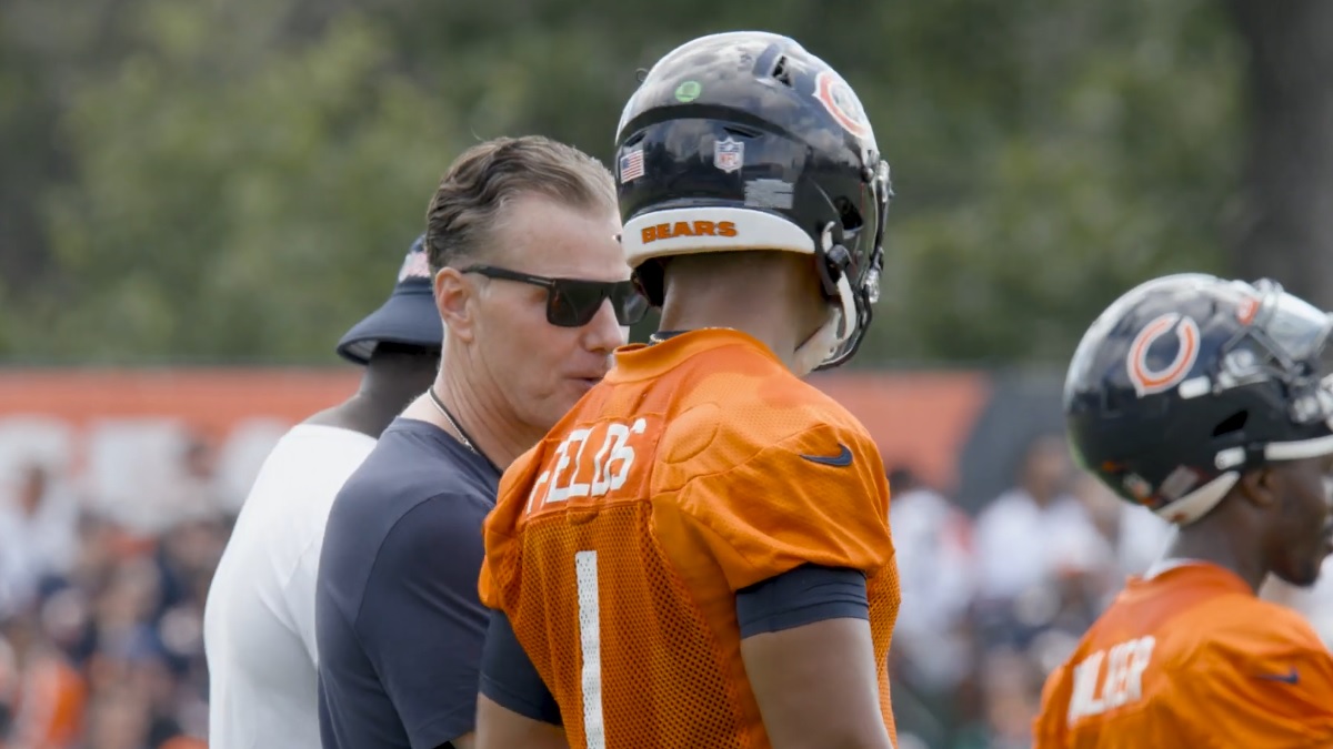 WATCH: Bears QB Justin Fields mic'd up at OTAs