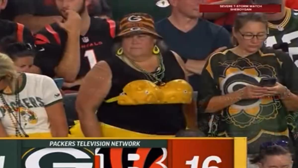 Packers Fan Vs Bears Fan #shorts 