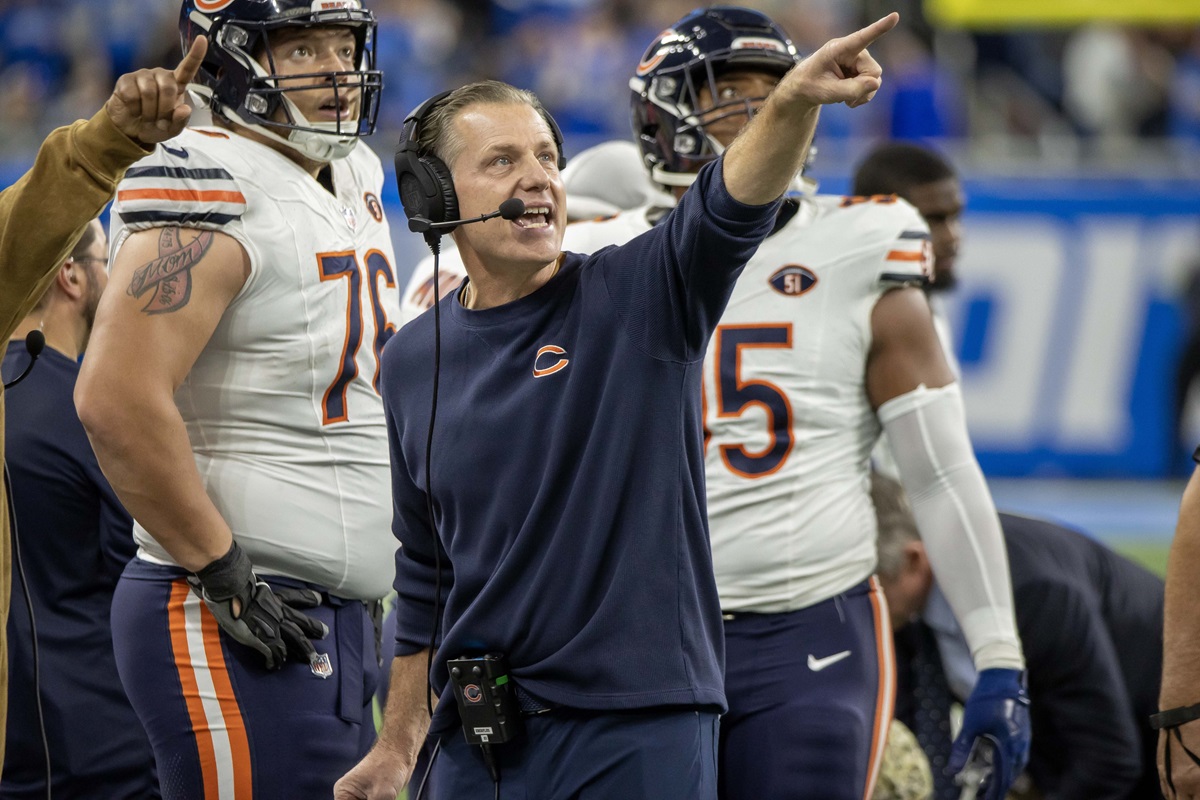 Bears Make It Official. Matt Eberflus Will Return As Head Coach