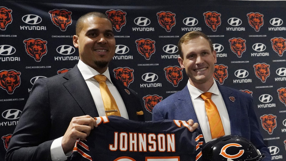 NFL Execs Reveal What They Think Chicago Bears Do In The Draft